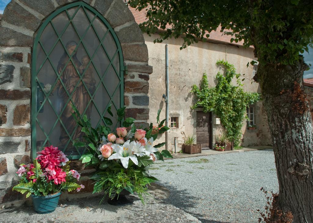 L'Ancien Presbytere Chambres D'Hote Ou Gite Le Dorat Exteriér fotografie