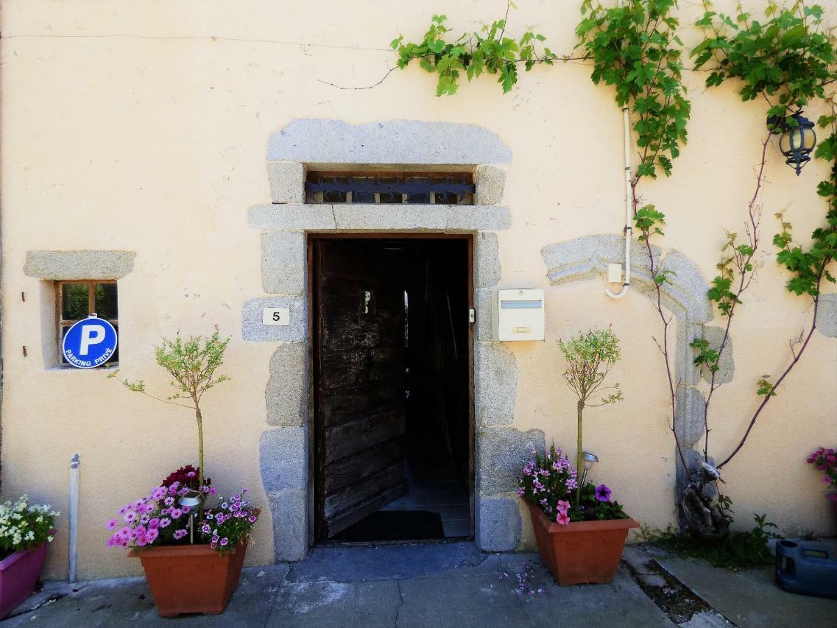 L'Ancien Presbytere Chambres D'Hote Ou Gite Le Dorat Exteriér fotografie